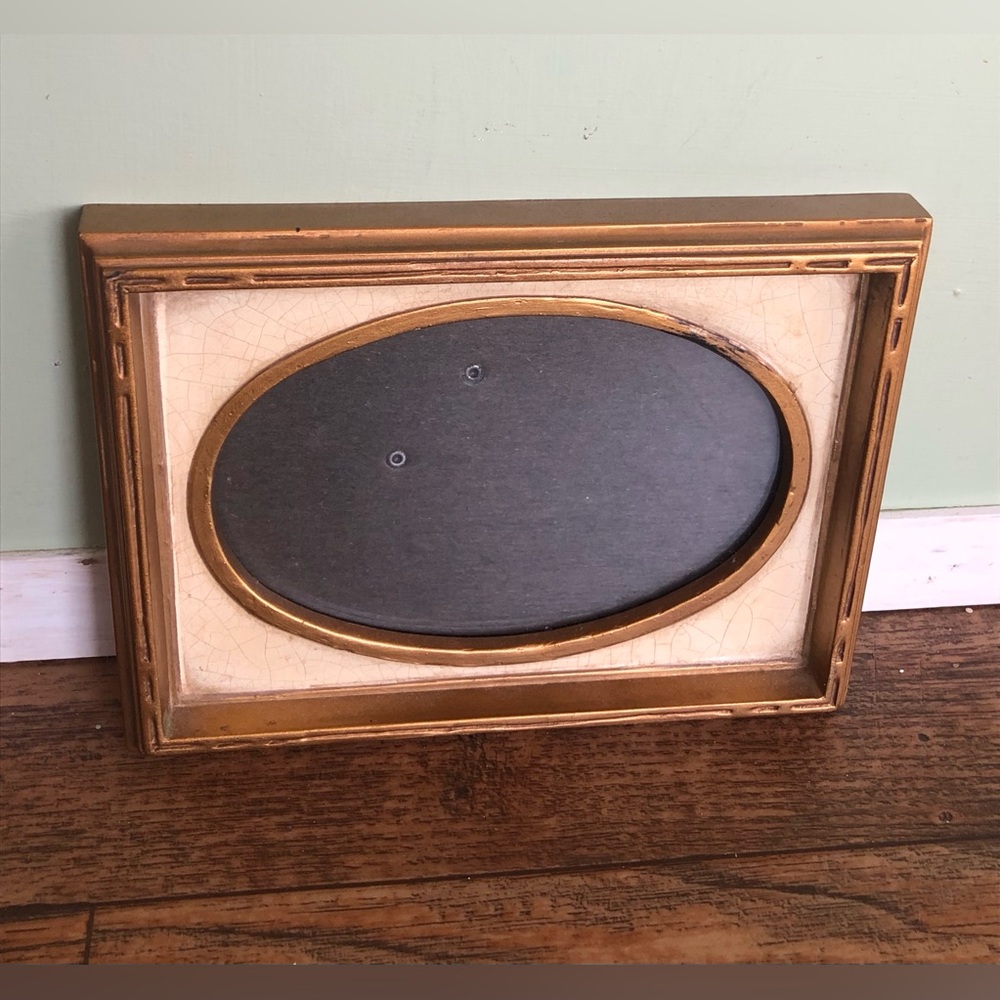 1970 Gold Tone Picture Frame Holds 4x6” Oval Photo, Plastic Vintage Hollywood